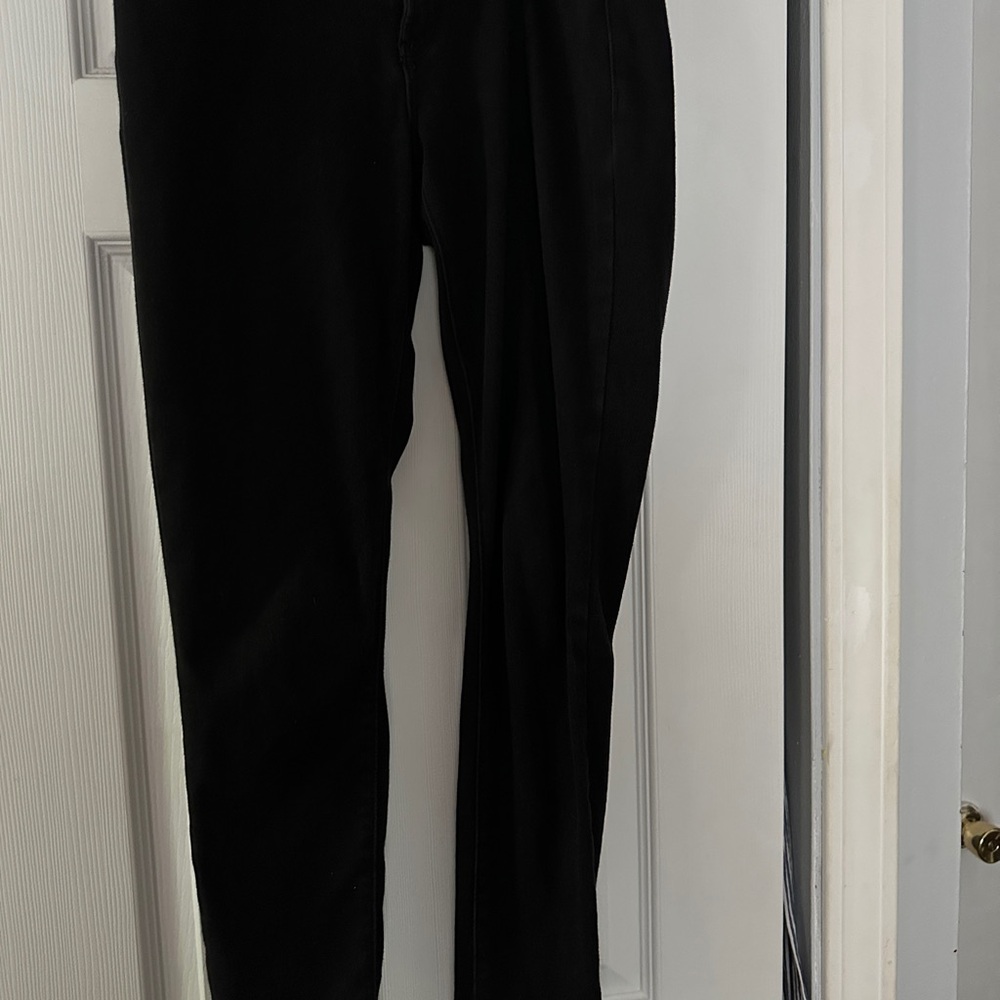 Women’s Black Old Navy Rockstar Jeggings